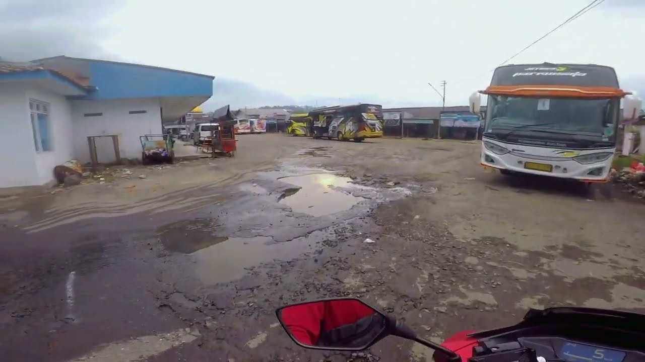 Terminal Bus Secang Magelang banyak jalan rusak kondisi Terminal penghubung lintas trans Jawa Tengah