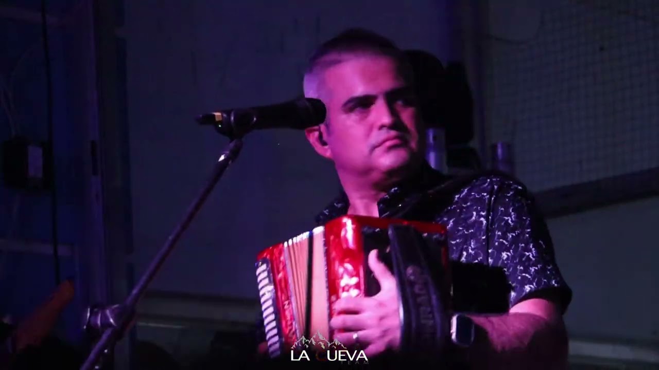 DAME UNA RAZÓN ENVIVO JHONATAN CHAVEZ