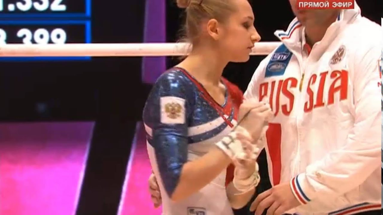 Виктория Комова. Брусья. Women's Team Final. Glasgow 2015