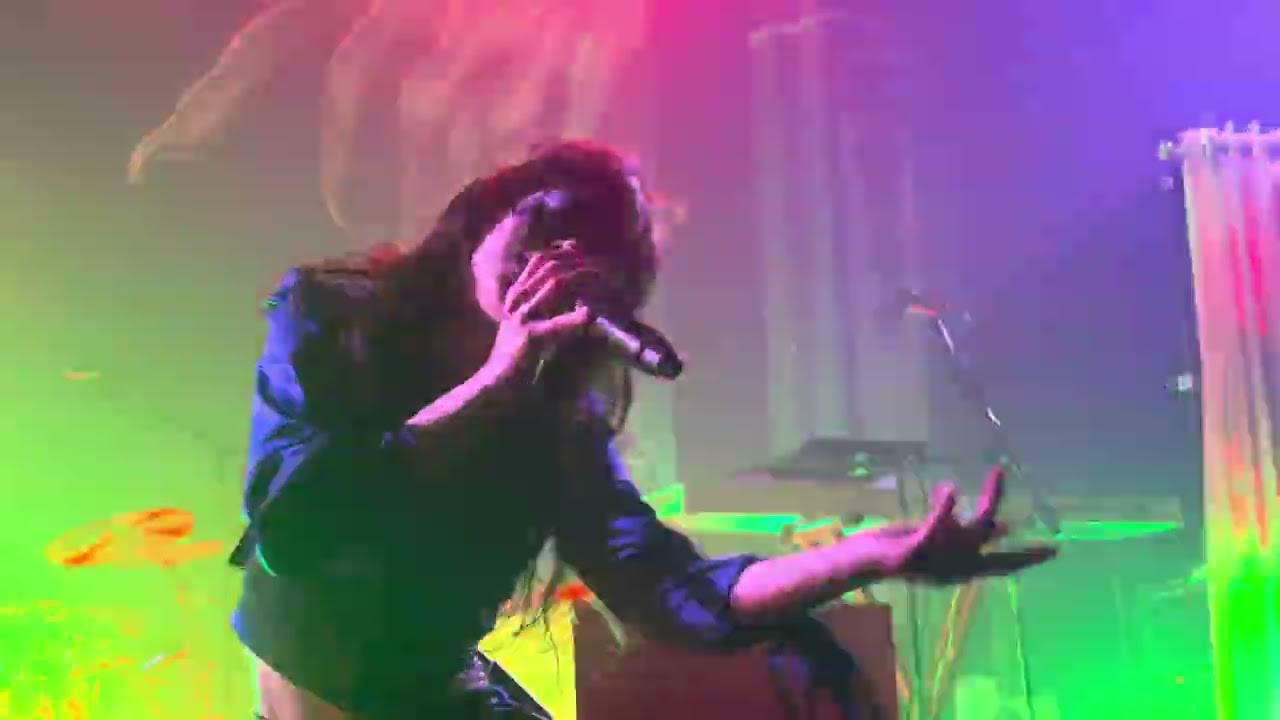 Magdalena Bay - Vampire in the Corner (Live in Columbus)