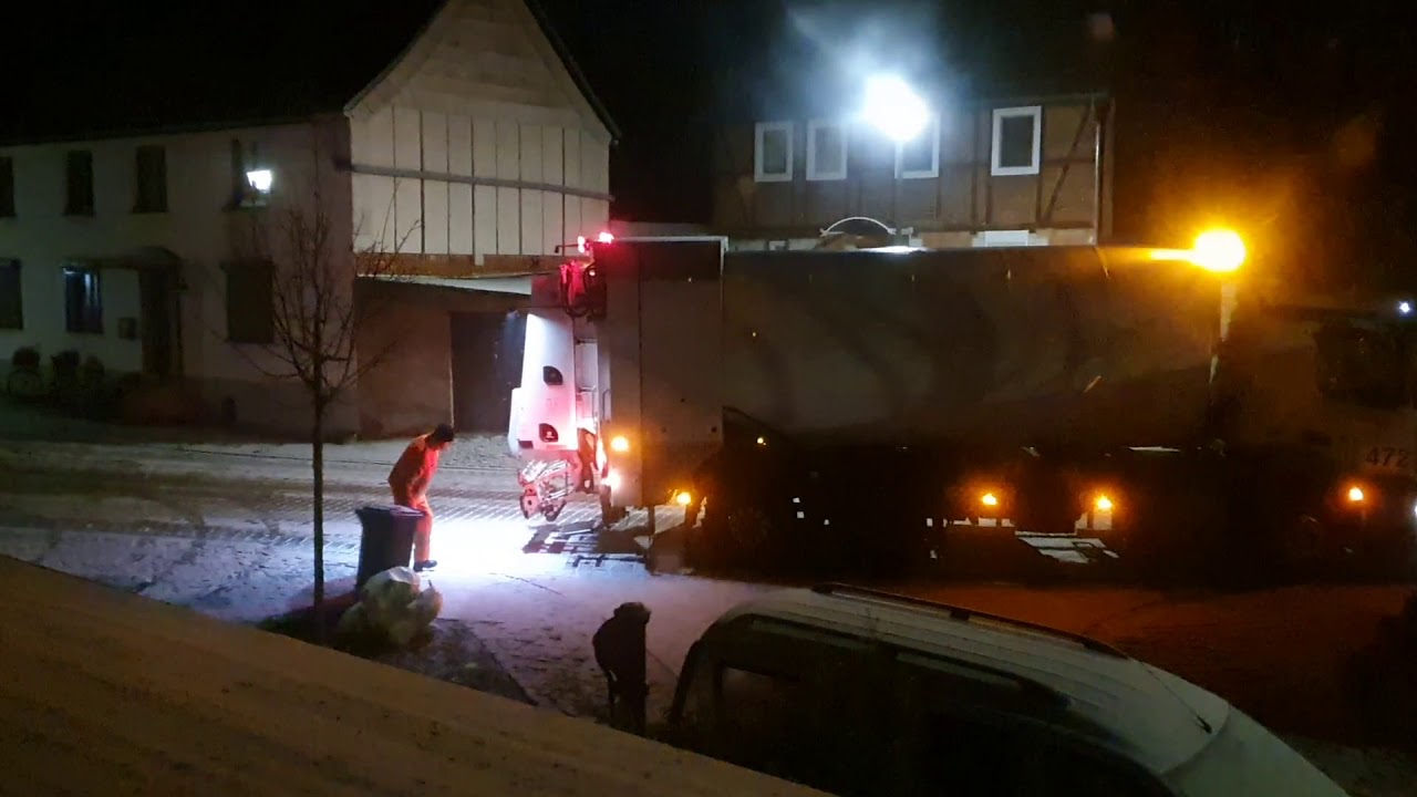 Müllauto/ Garbage truck/ Hecklader/Restmüll