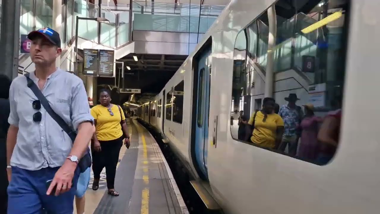 FARRINGDON Rail Station (2025)
