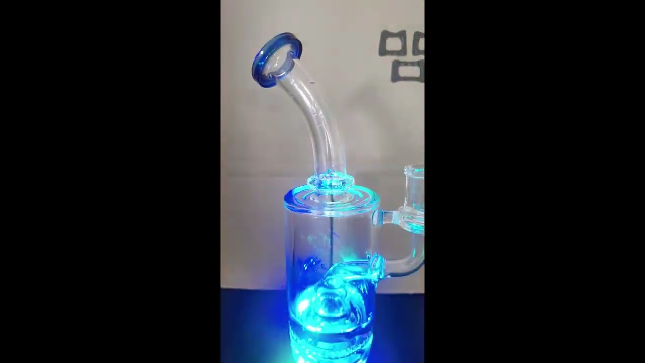 The new colorful glass water smoke gun MRGLASS made in 2022