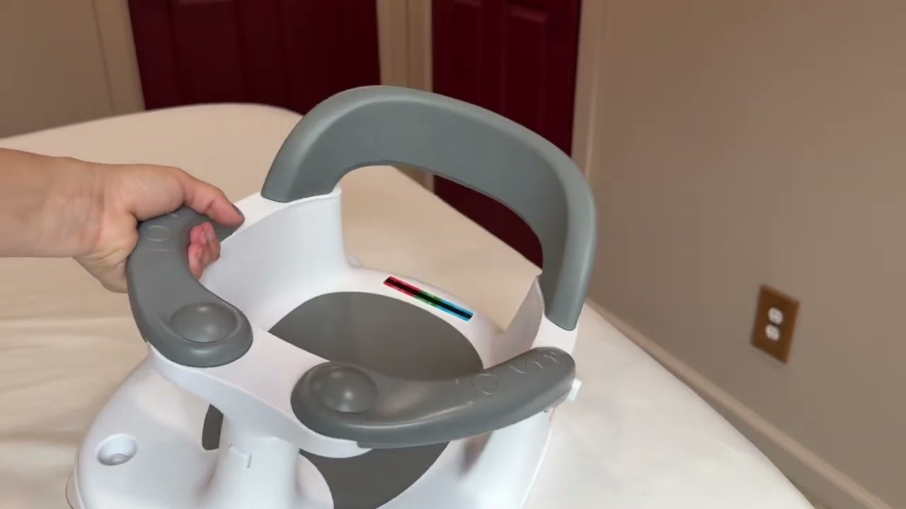 Fun and safe baby bath seat 💦 