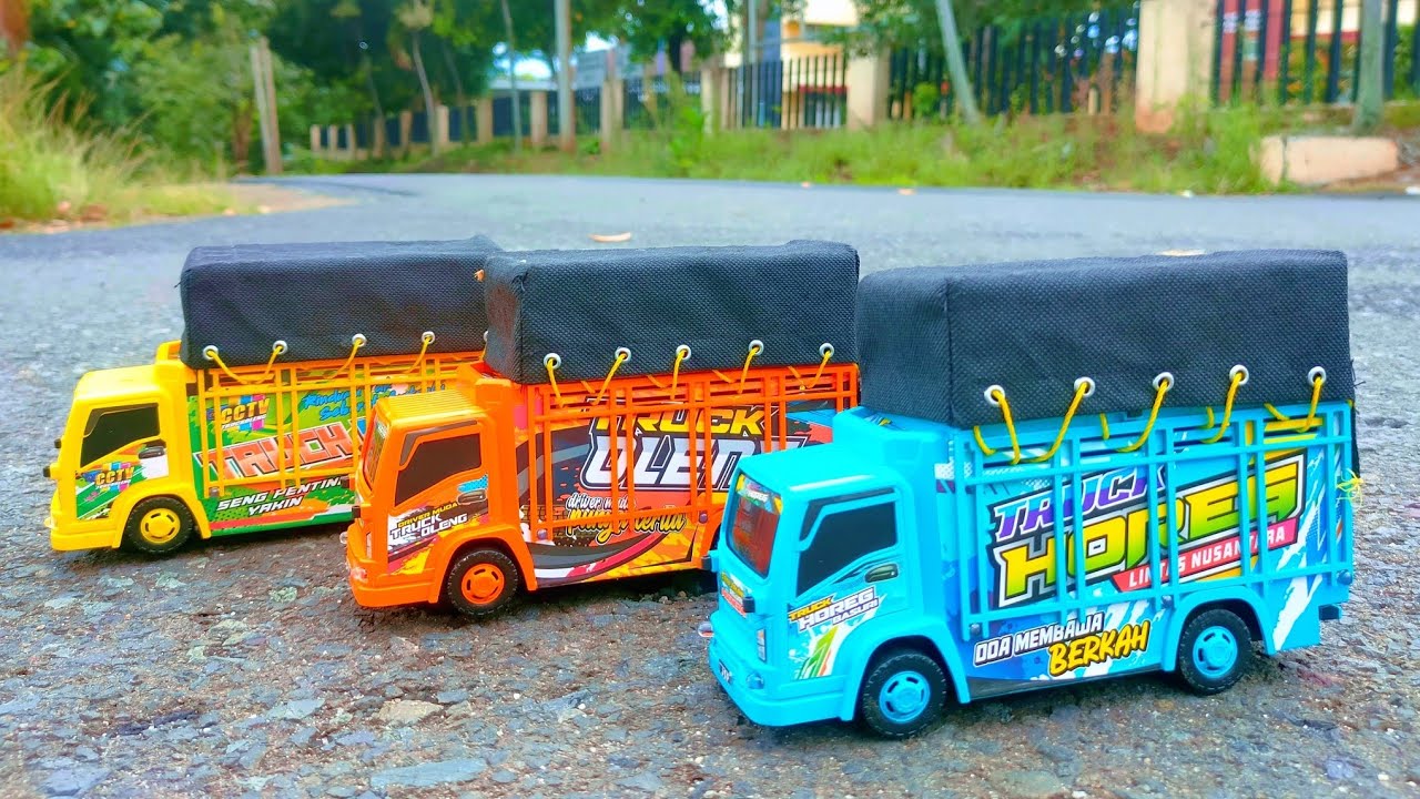 Mainan Mobil Truk Oleng, Truk Molen, Bus Telolet, Ambulance, Mobil Polisi, Anomali, Excavator, Truk.