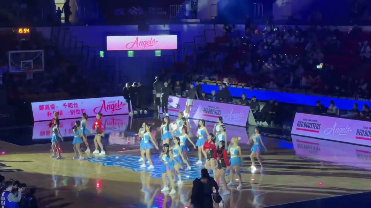 Taipei Fubon braves cheerleaders feat KIA tigers cheerleaders 😝