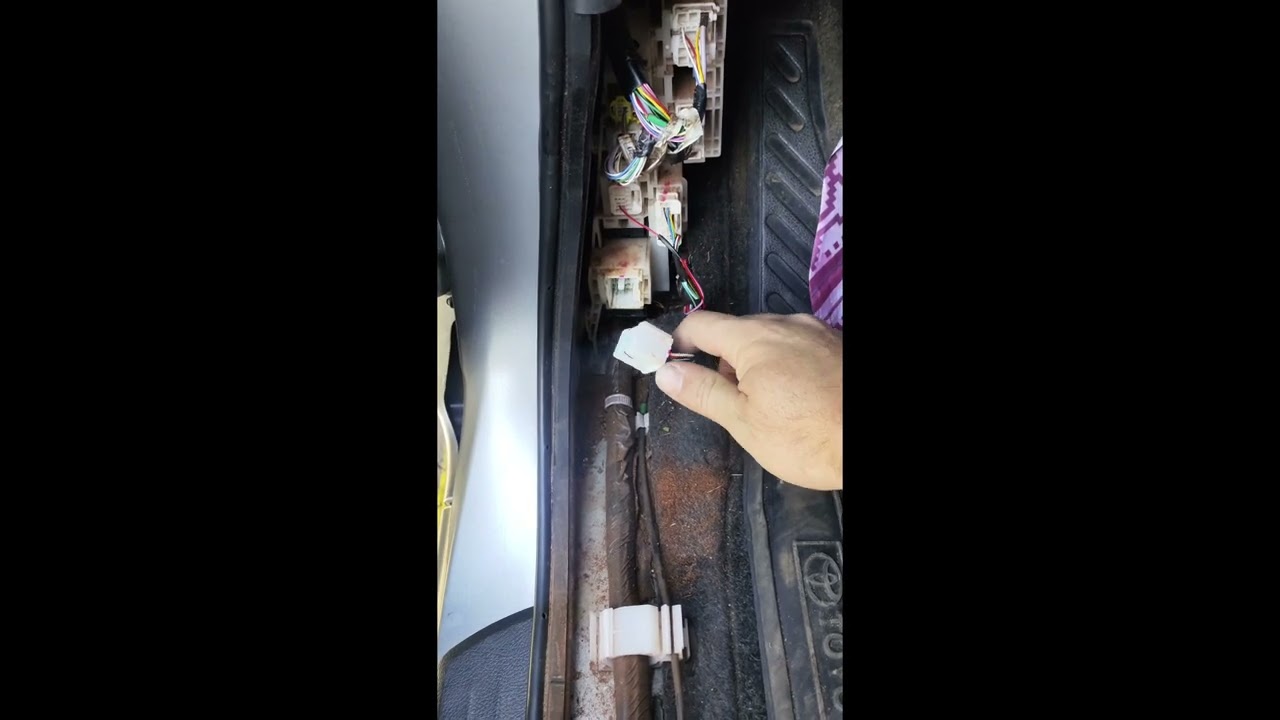 Hilux 2020 acusando porta aberta e nao trava no controle. (Possível soluçao) RESOLVIDO.