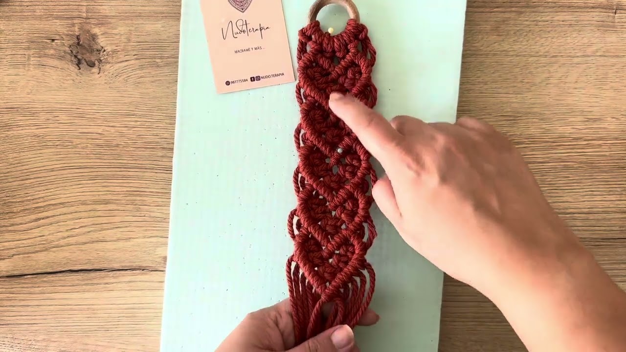 Separador de libros en macramé