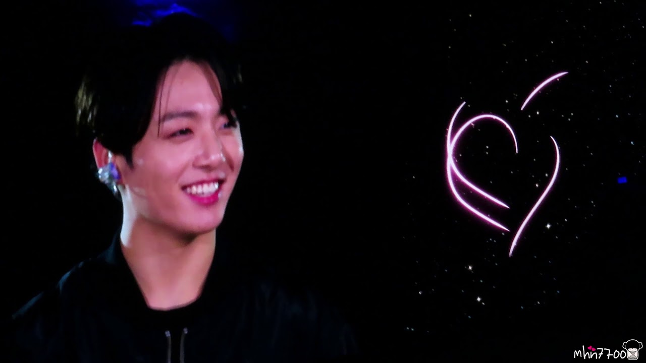 190608 BTS - ending ment (rainbow light sticks) @ Stade de France (16/17)
