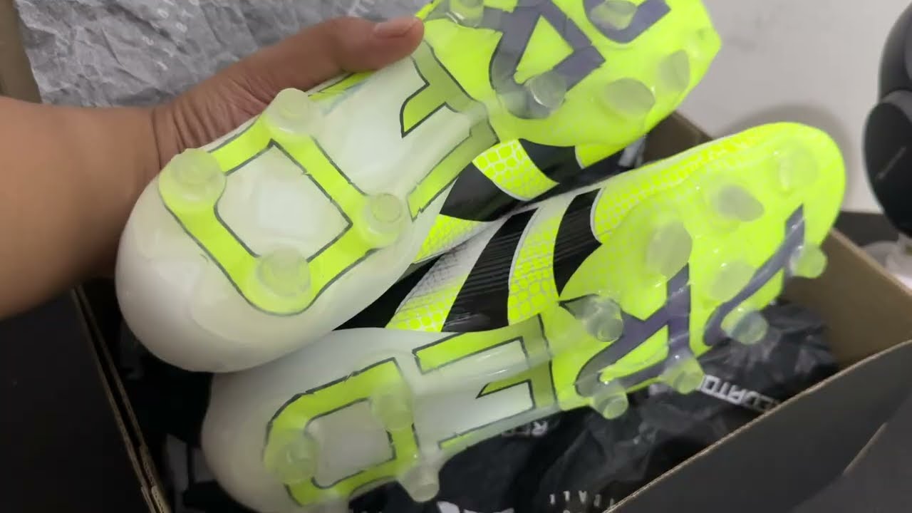 Unboxing: Adidas Predator Elite 25' HG/AG Radiant Blaze