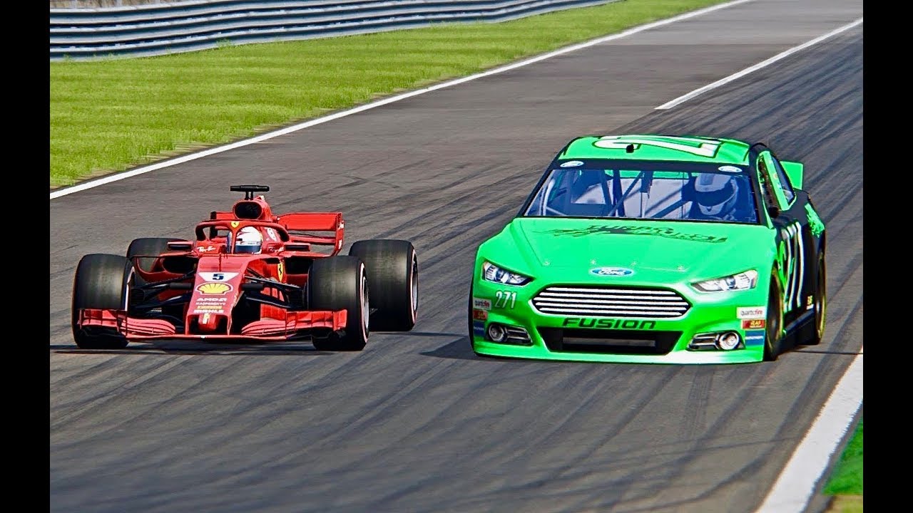 Ferrari F1 2018 vs NASCAR Ford - Monza