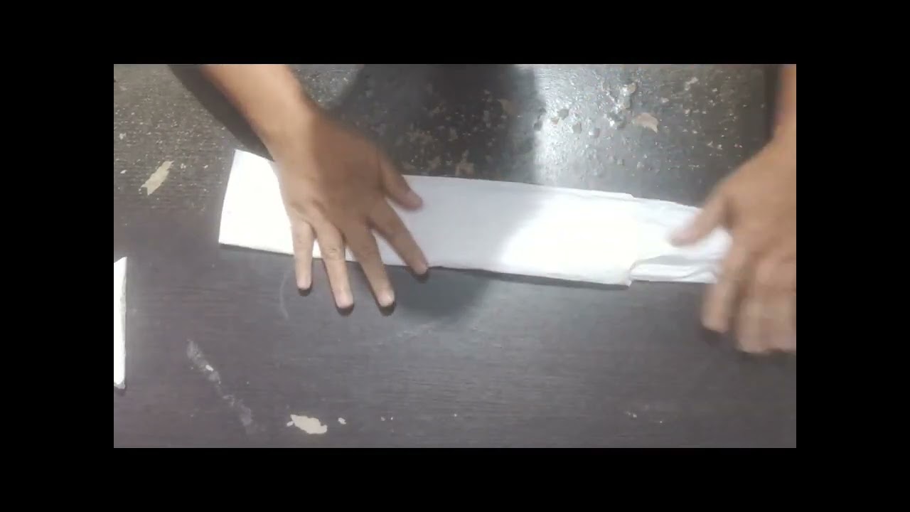 Cara melipat kantong keresek menjadi segitiga. Jangan lupa di like, subscribe dan share ya.