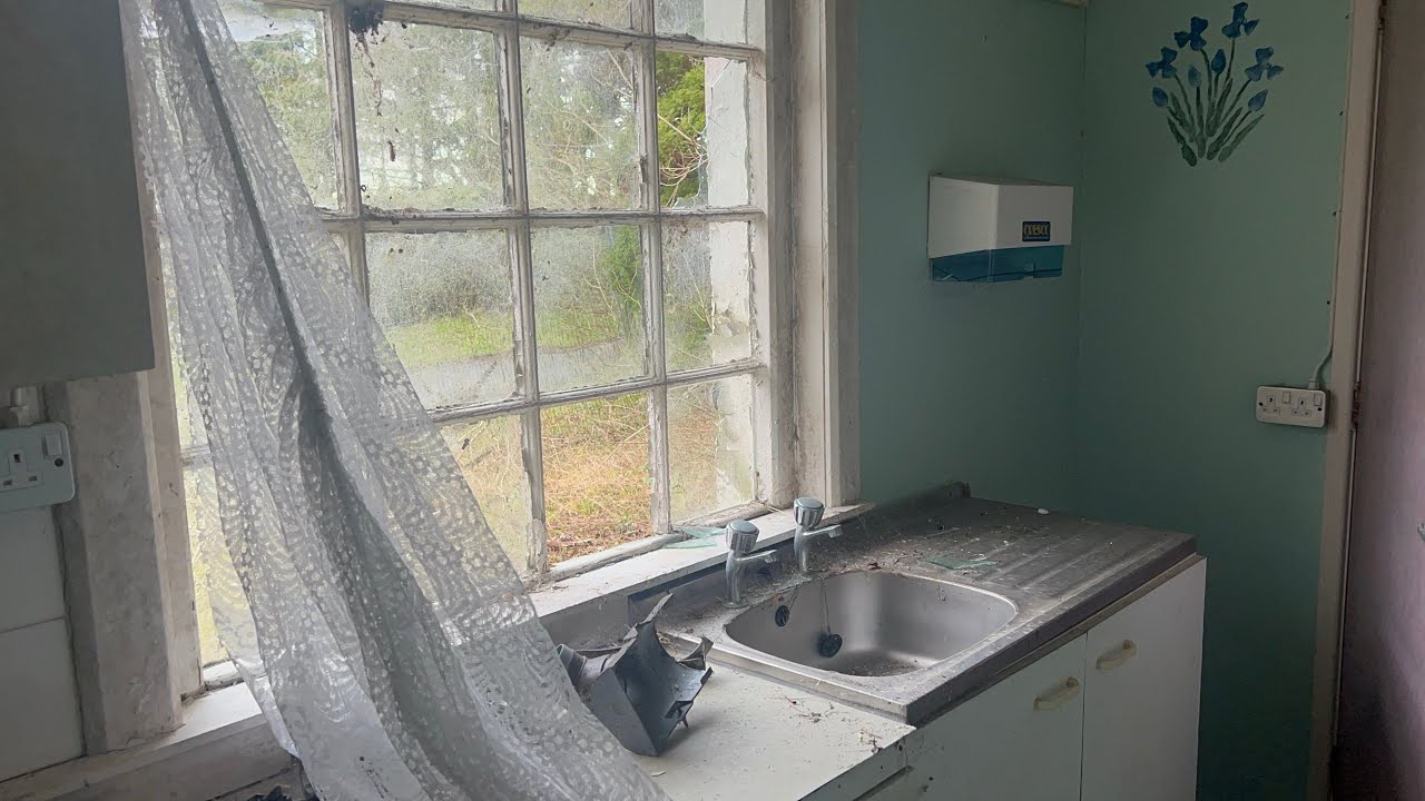 Ep.18 Abandoned School, Church & Petrol Station 