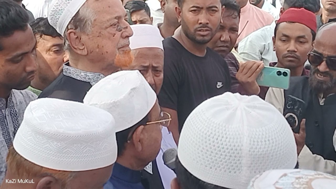 এম,পি মুজিব ভাই সৃতি চারন করেন, বীর মুক্তিযোদ্ধা আব্দুর রশিদ চেয়ারম্যানের জানাযায়