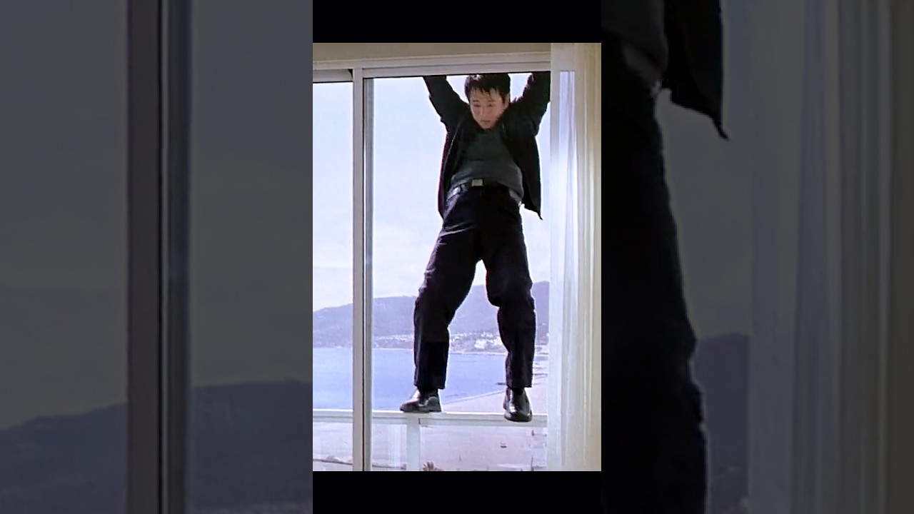 Cradle 2 the Grave - Jet Li's INSANE Rooftop Chase & Fight Scene! 🥋 