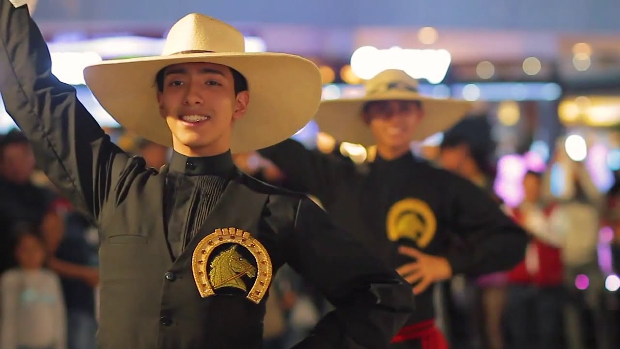 Flashmob de Marinera Norteña Academia Caballito de Fina Estampa