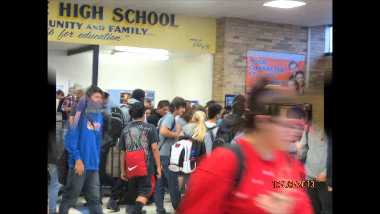 Round Lake High School: An Insider's Look Into The Building's Congestion February 2014