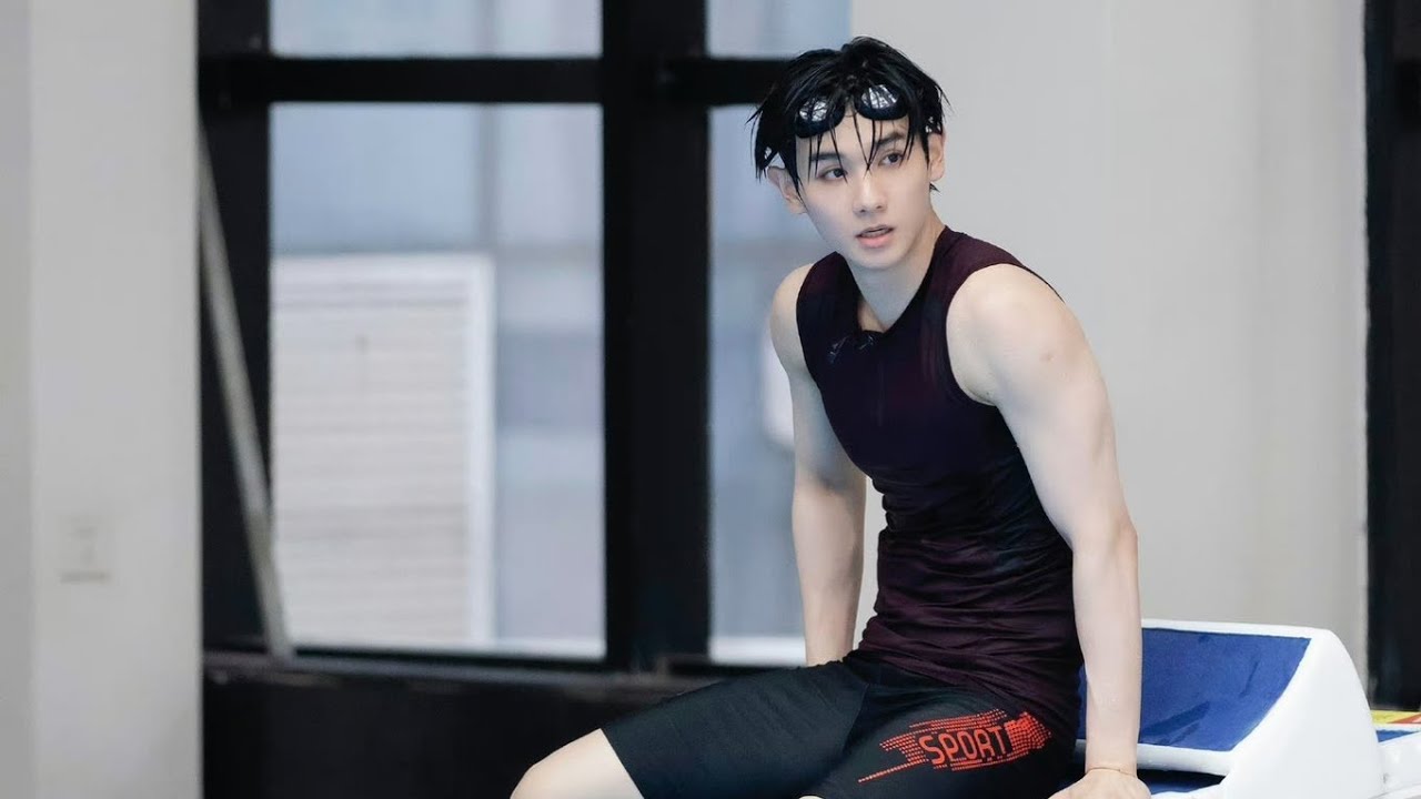 นาย กรชิต โชว์สกิลว่ายน้ำฟรีสไตล์ 50 เมตร ภายใน 32 วินาที!! รายการ #力争上游
