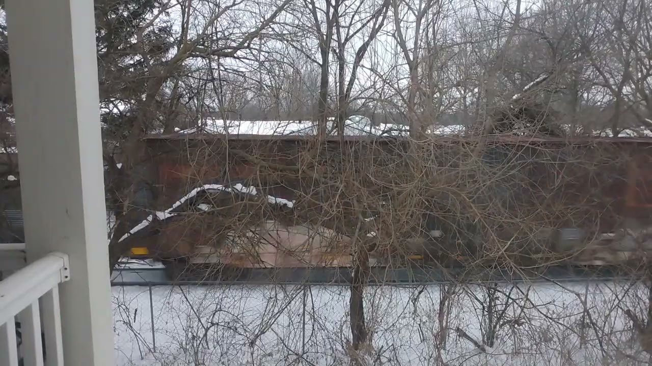CSX With a Howling Wheel At 1:55