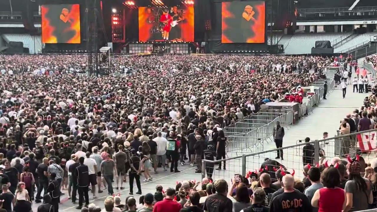 04 Shot Down in Flames ACDC Power Up Tours Paris Stade de France 9 août 2025