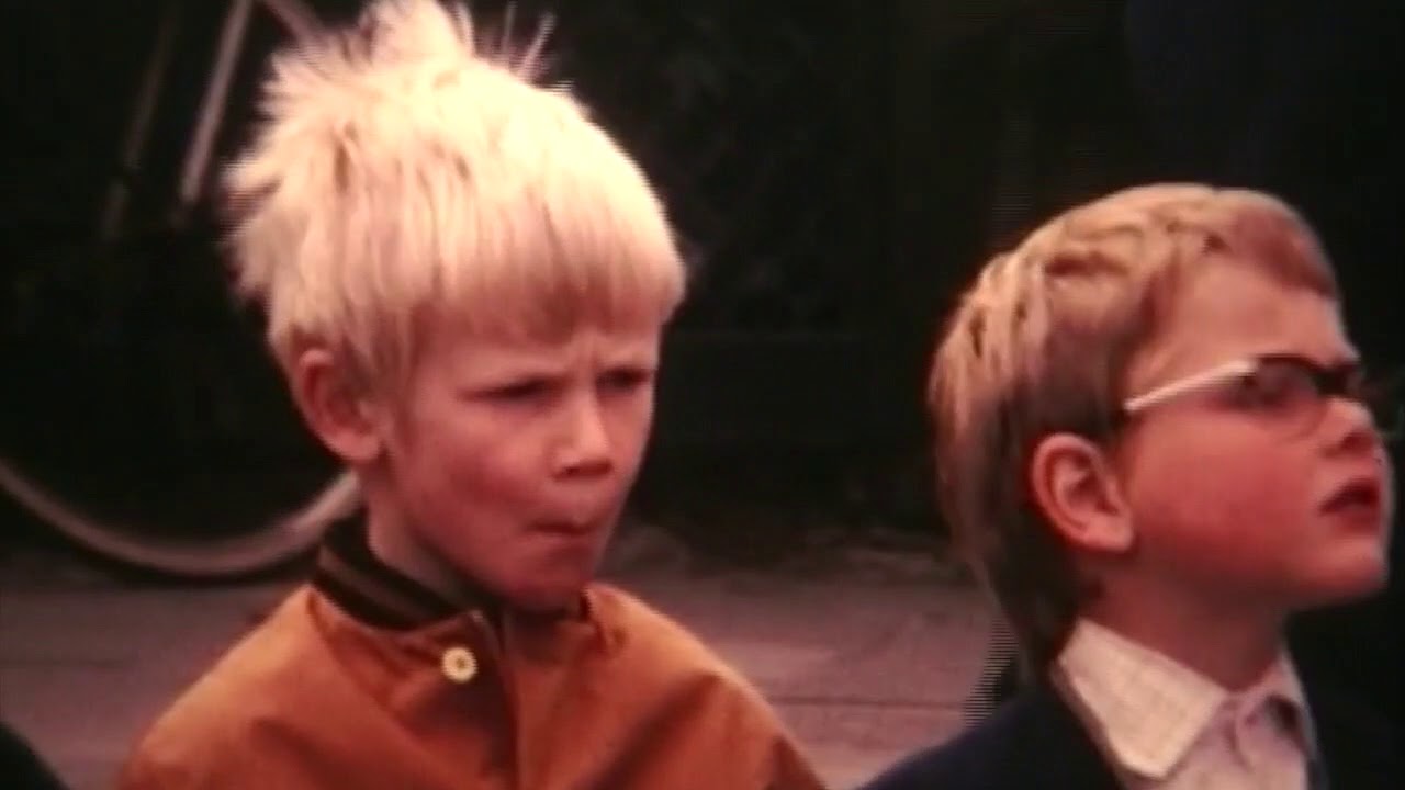 1969 optocht + kinderspelen Den Ilp