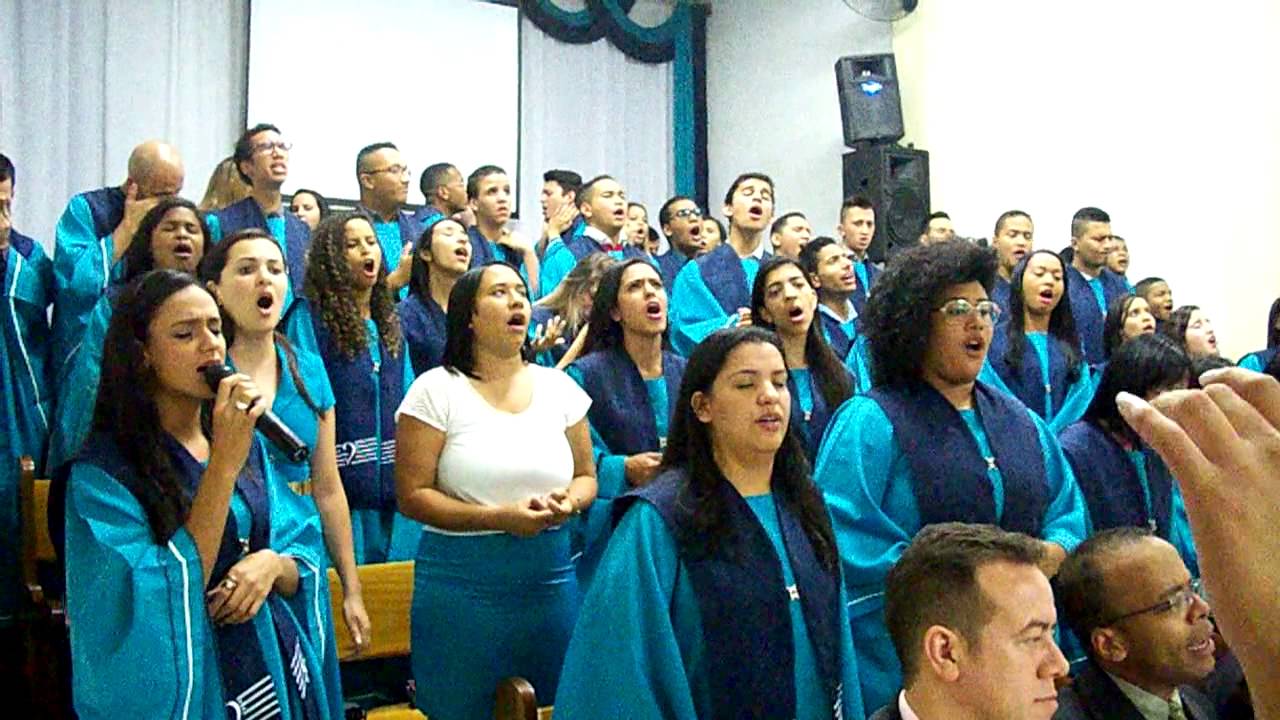 Mocidade cantando 