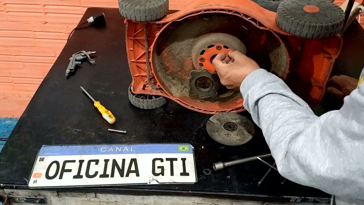 como trocar  o motor do aparador  ou cortador  de grama tramontina veja a desmontagem