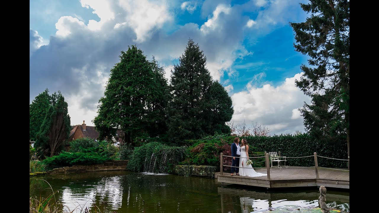 Redhouse Barn / Bromsgrove, UK / Wedding Photographer Redhouse Barn 💕
