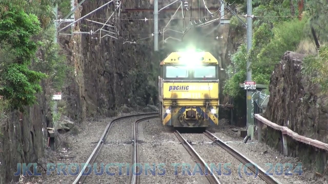 1829 Intermodal Container Train with NR111 + NR31 at Lapstone