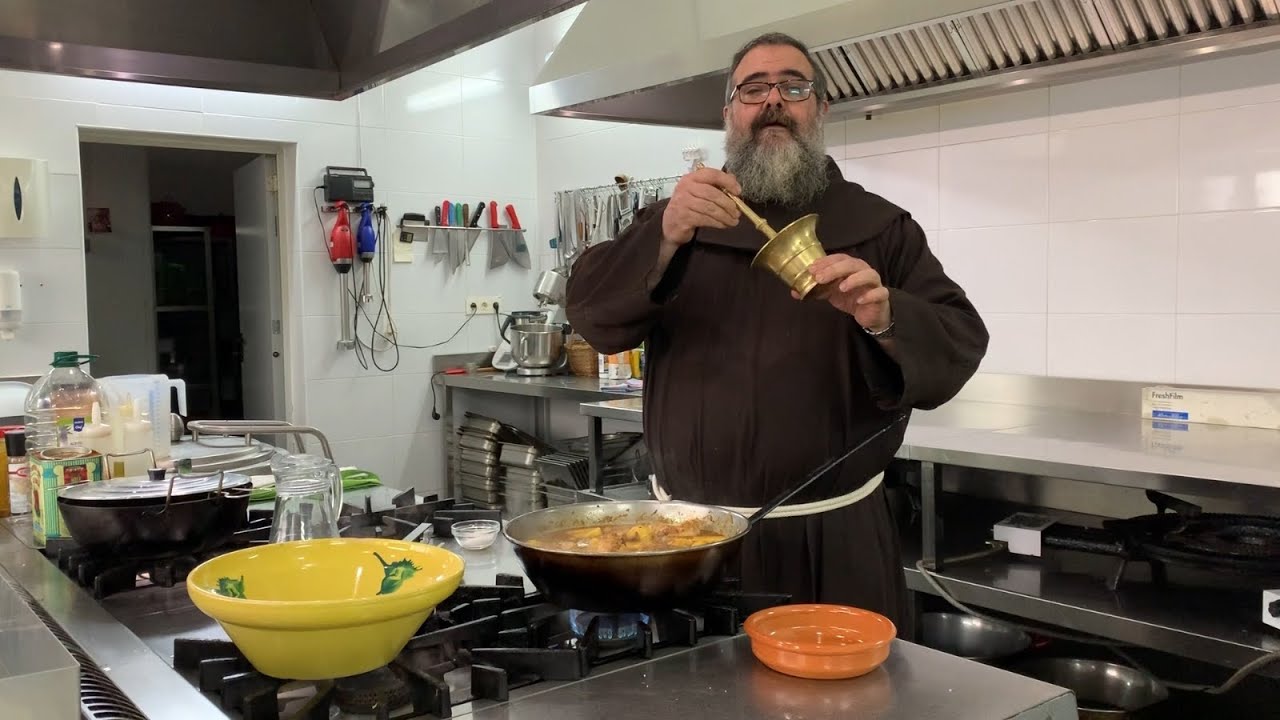 Patatas guisadas con conejo. Cocina franciscana. Santo Espíritu del Monte (Gilet)