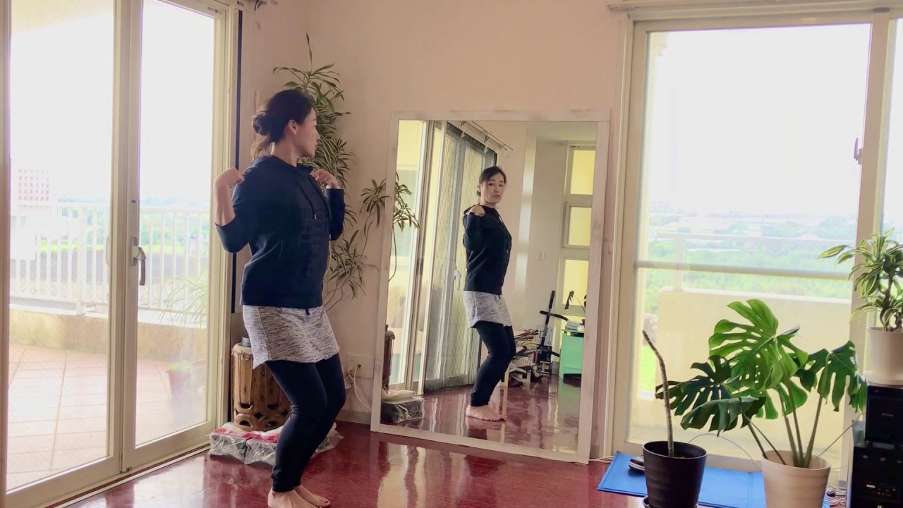 Let's Dance Hula! About Hula Posture [Kauanoe's Hula Studio]