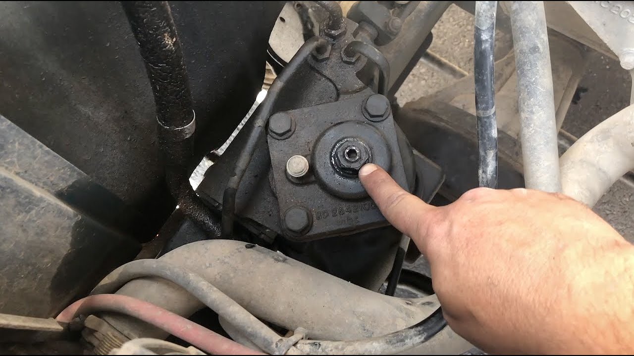 Play in Power Steering SOLVED. Land Rover Defender Power Steering Box Adjustment.