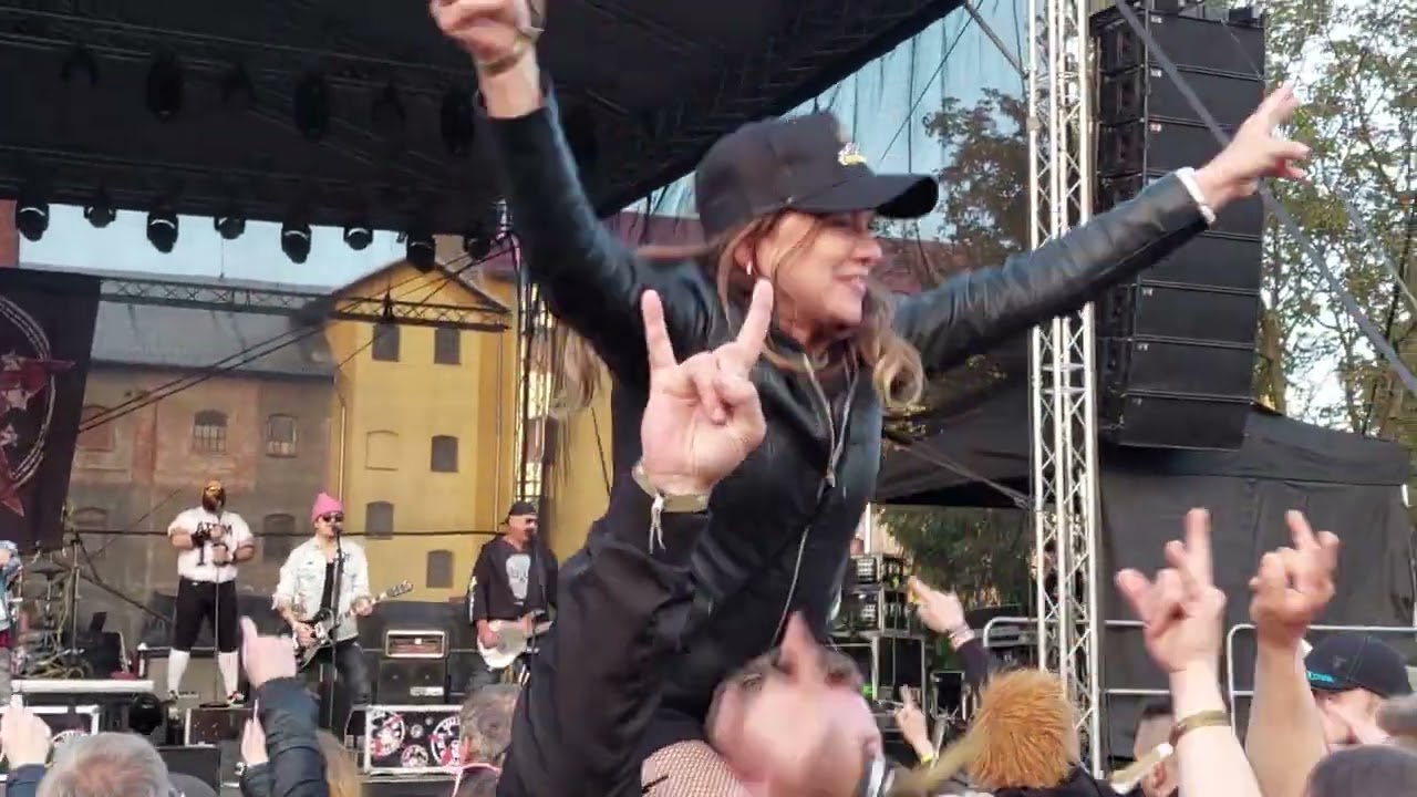 Walda Gang - Asi se mi stejska (Pivní slavnosti pod komínem - Záhlinice - 19.05.2023)