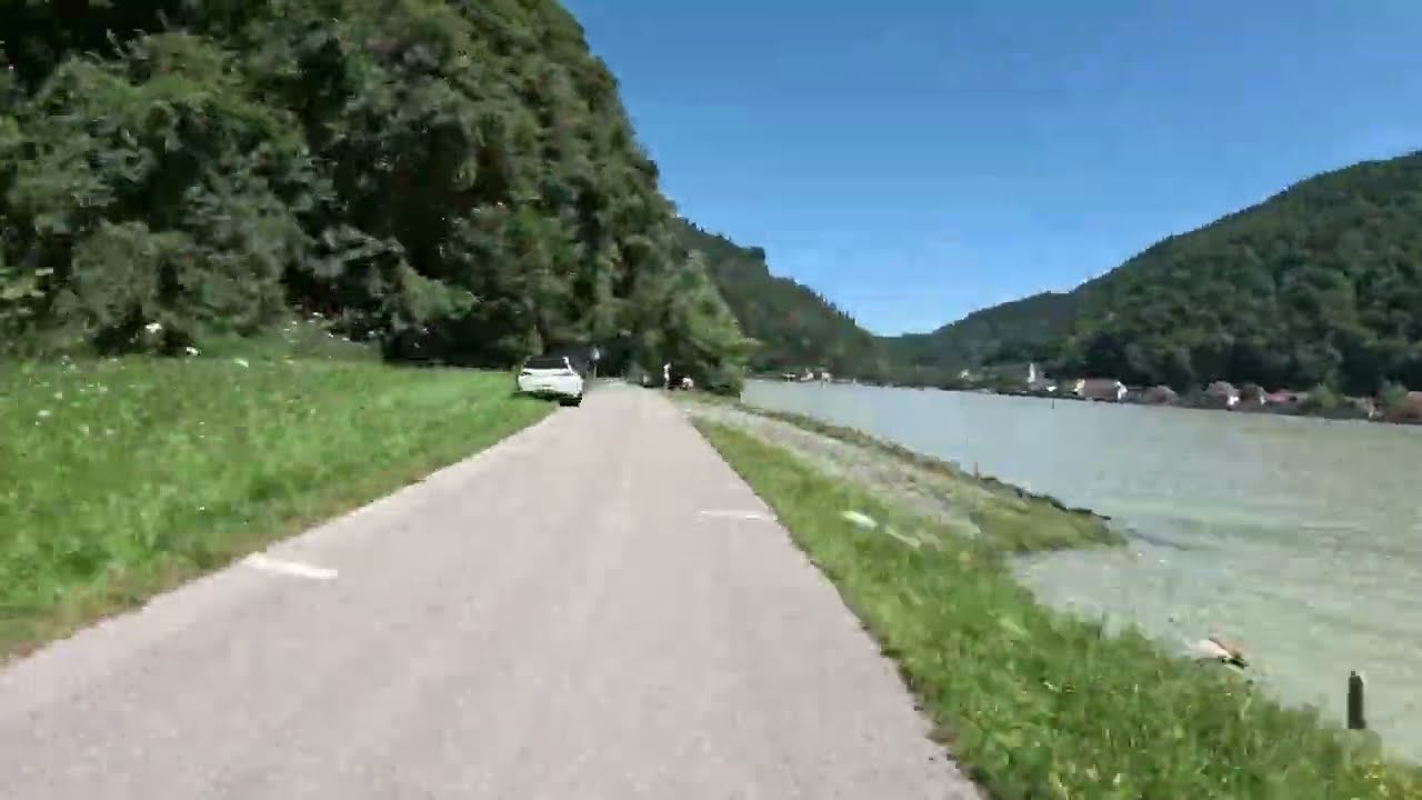 Zeitraffer Radfahrt durchs Donautal von Linz nach Passau