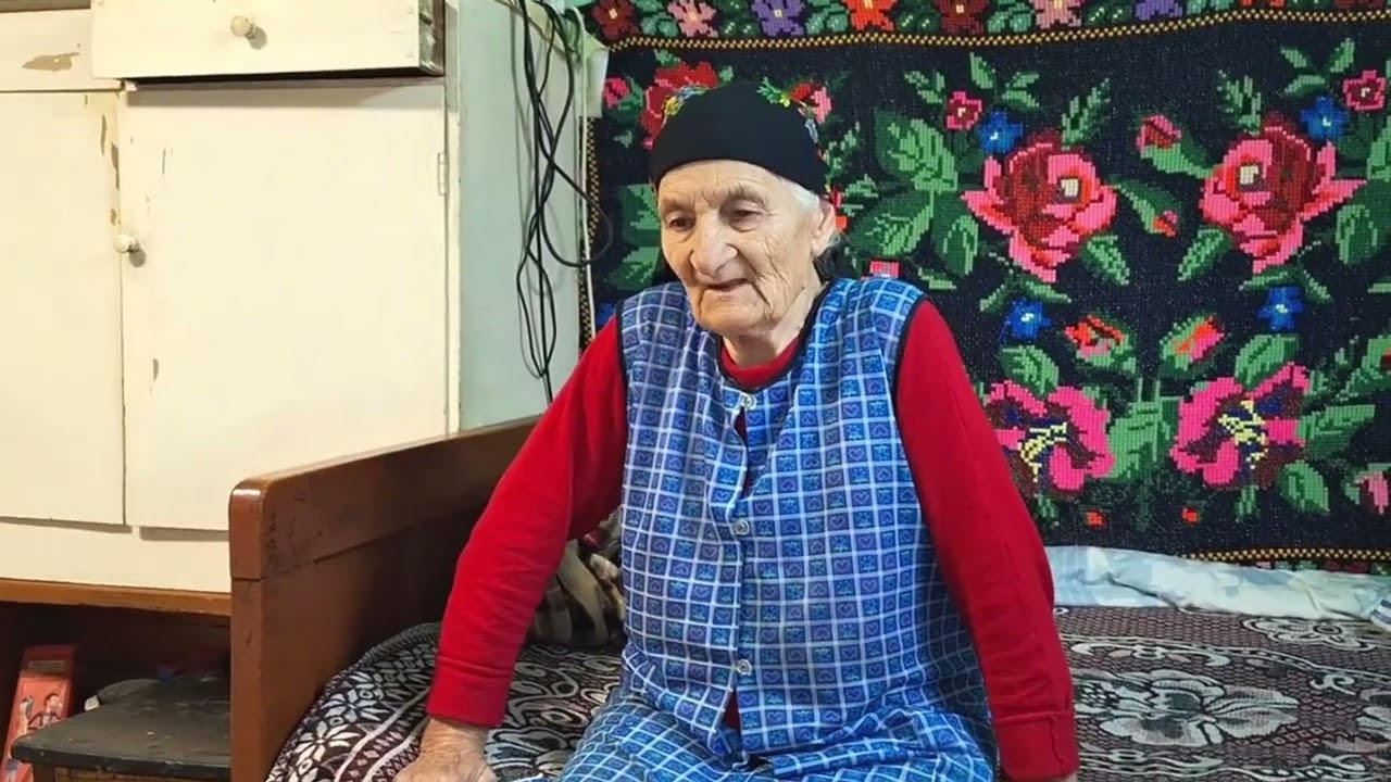 “Morning in a Ukrainian Village: Grandma’s Breakfast & Simple Life 🌞🍳❤️”