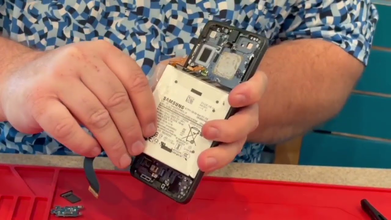Замена экрана Samsung Galaxy S25 Edge.