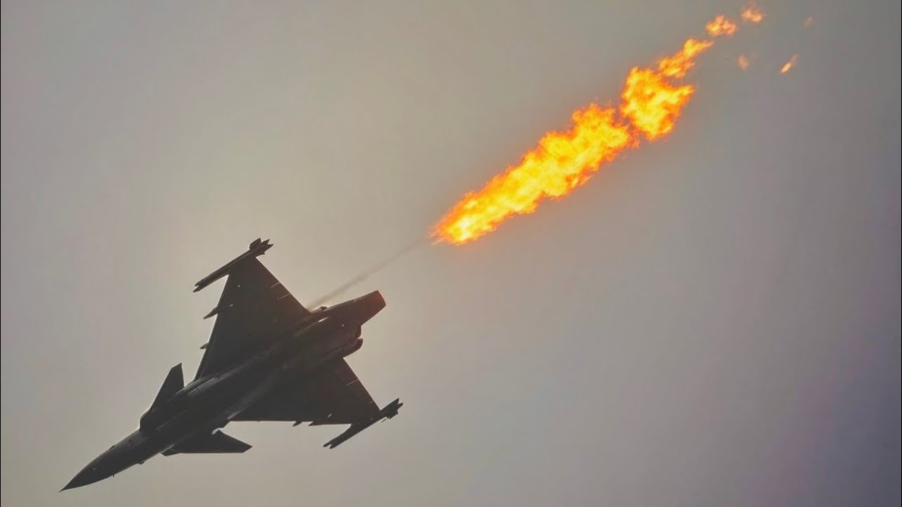 HUNGARIAN GRIPEN PULLS OFF INCREDIBLE DUMP AND BURN OVER ARAXOS IN GREECE - 4K