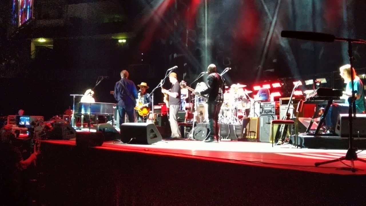 Eric Clapton - Cocaine (feat. Kurt Rosenwinkel) - Mercedes Benz Arena Berlin 04.06.2019