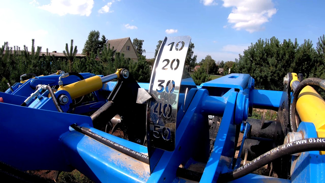 Pług dłutowy TYP-PDH/Głębosz bezorkowy AGRO-LIFT & Valtra T194