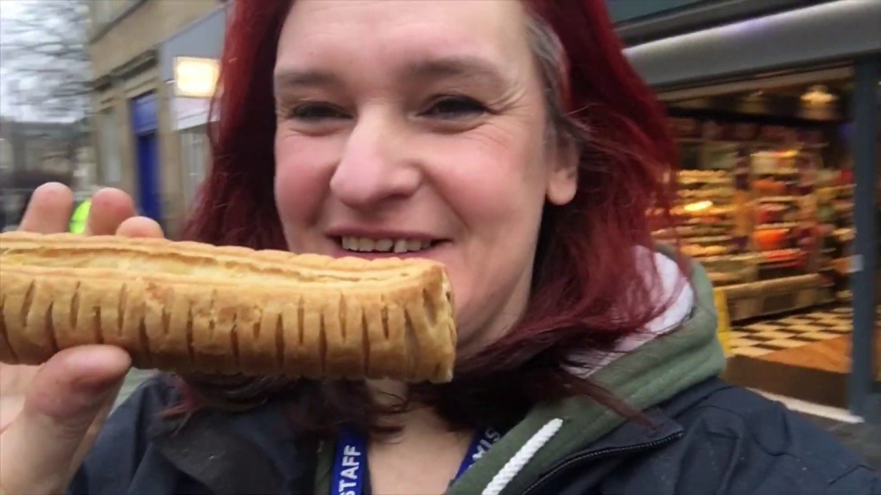 Taste testing the NEW Greggs VEGAN sausage roll!!! #veganuary