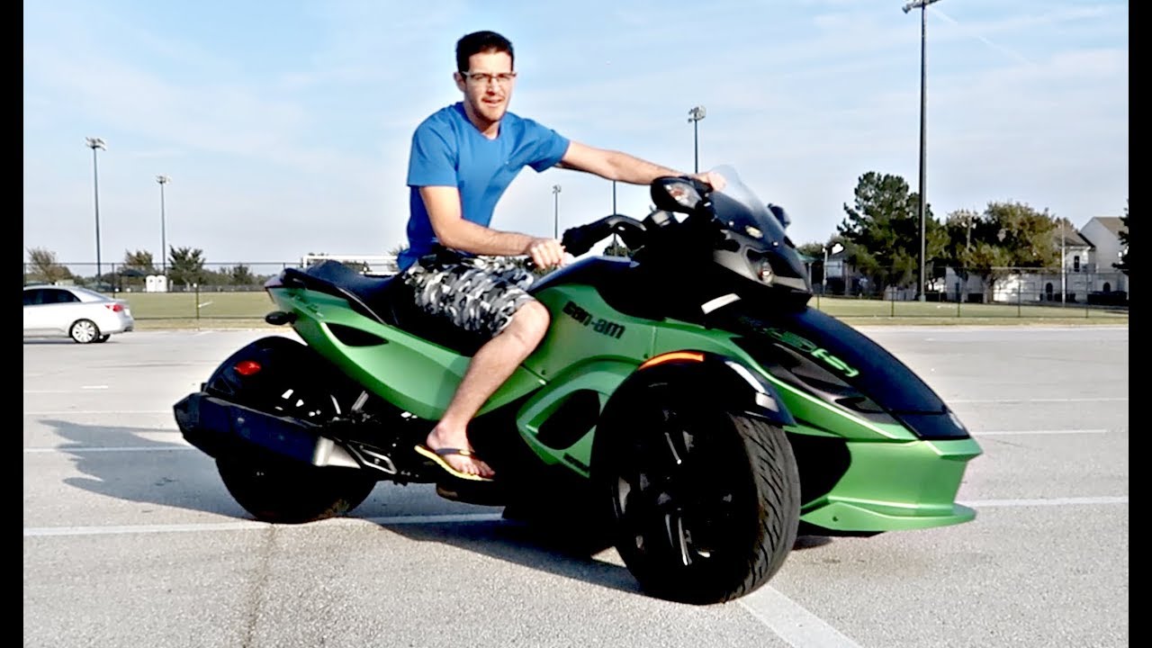 يوم التدريب على الدباب