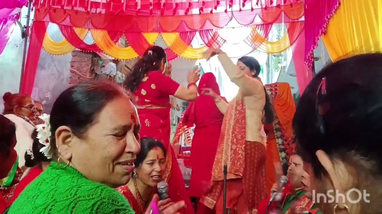 आज गई महिला संगीत में #uttakhandi #pahadi 