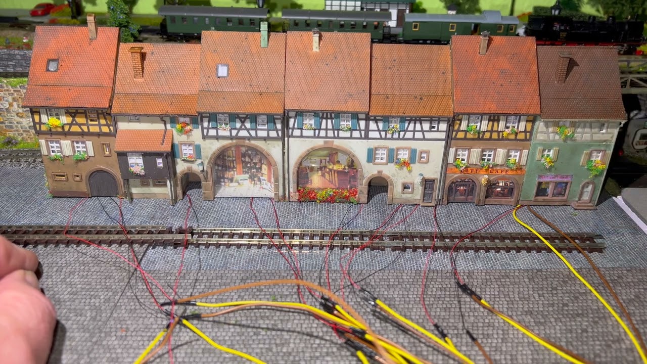 Modellbahn Spur N Teil 37. Der Aufbau der Stadt beginnt.