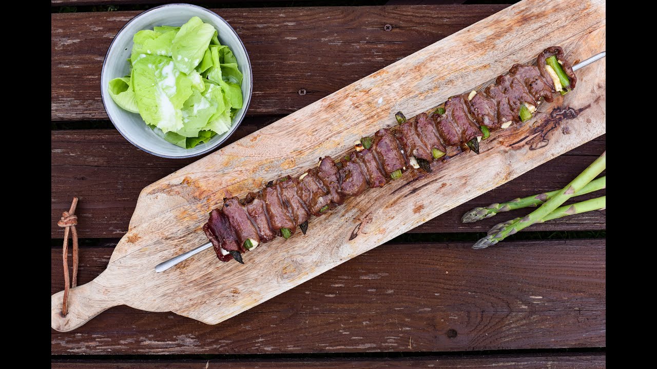 Rehroulade mit Spargel und Fetakäse