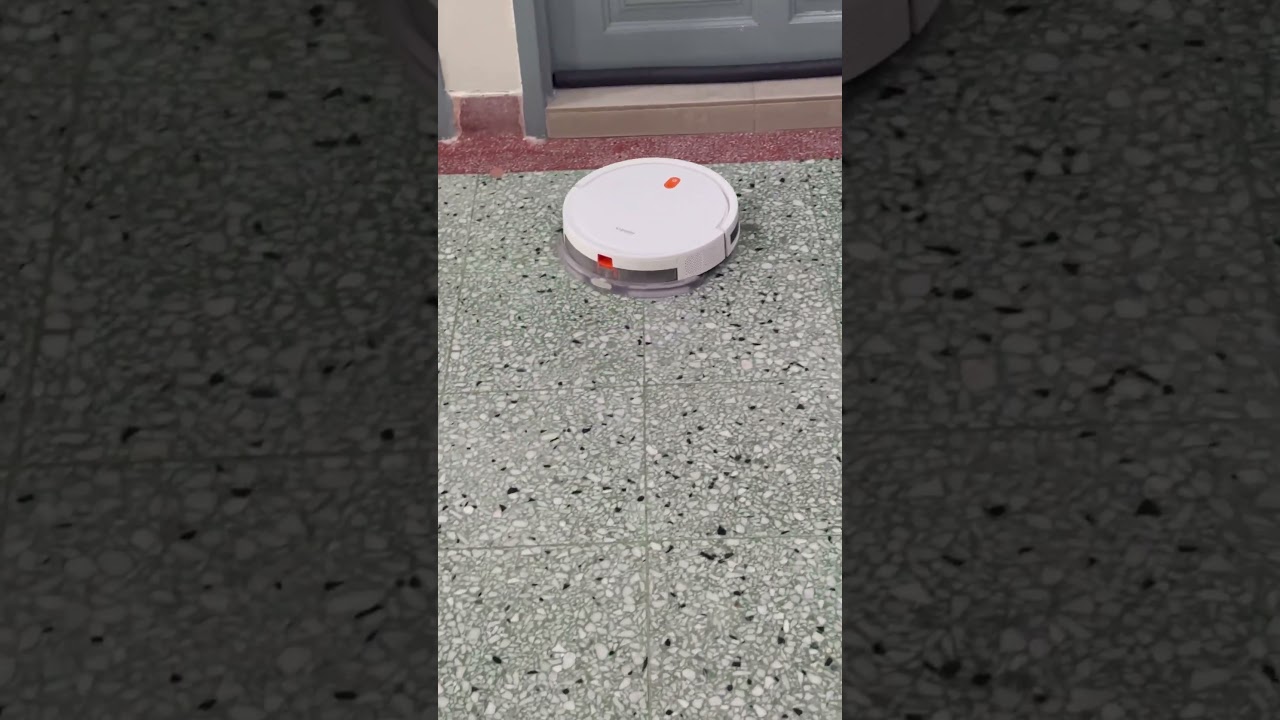 ￼Xiaomi Robot Vacuum E5 | Vacuum & Mopping Function | 2600mAh Battery | App Connectivity 2000pa