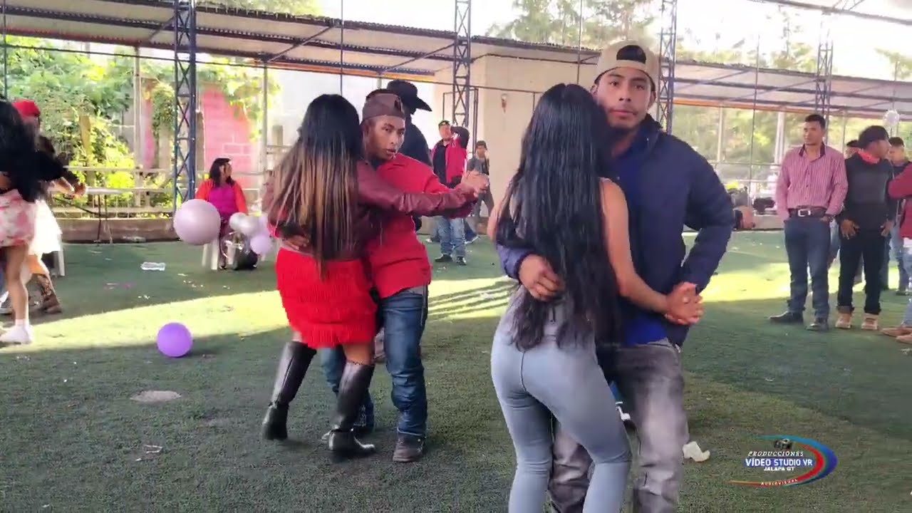 QUE CHILERO BAILAN ESA PAREJA BAILE DEL ORIENTE JALAPA GUATEMALA #VIRALVIDEO 