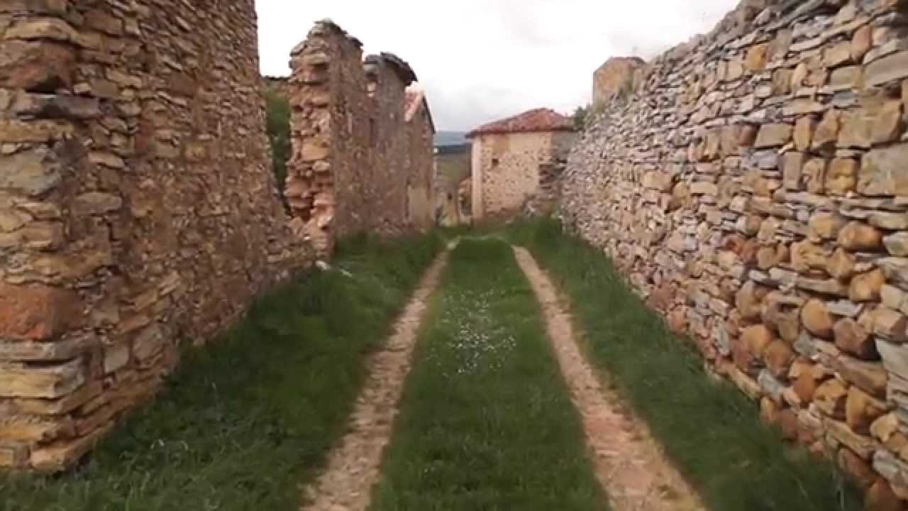 Pueblo abandonado (Vellosillo ) Soria