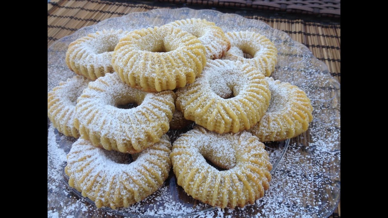 Semolina Cinnamon-Date Cookies (Ka'ik)