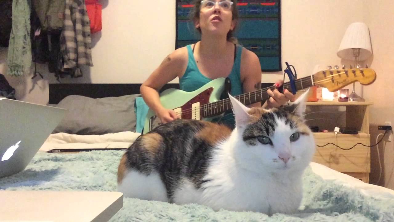 Sallie Ford performs “Not An Animal” in bed | MyMusicRx #Bedstock 2015