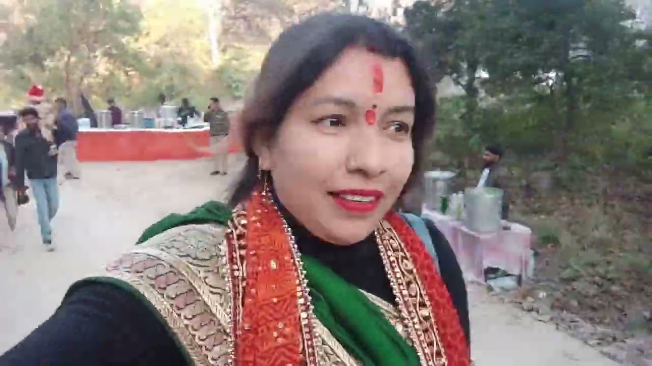 हैप्पी शिवरात्रि 🙏❤️ अच्छी खासी एक्सरसाइज हो गई 😊सोचा नहीं था इतनी सुबह भी इतनी भीड़ होगी😊